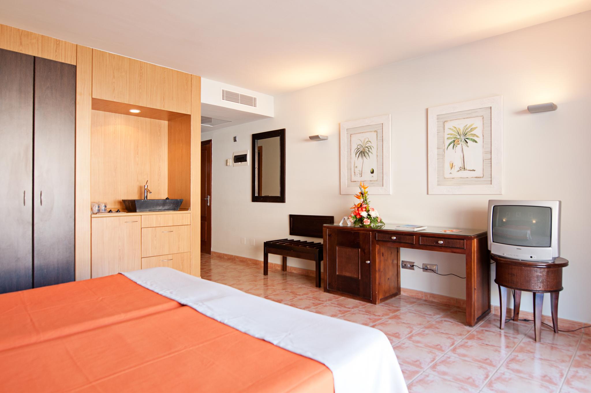 Hotel Livvo Lago Taurito & Aquapark 외부 사진