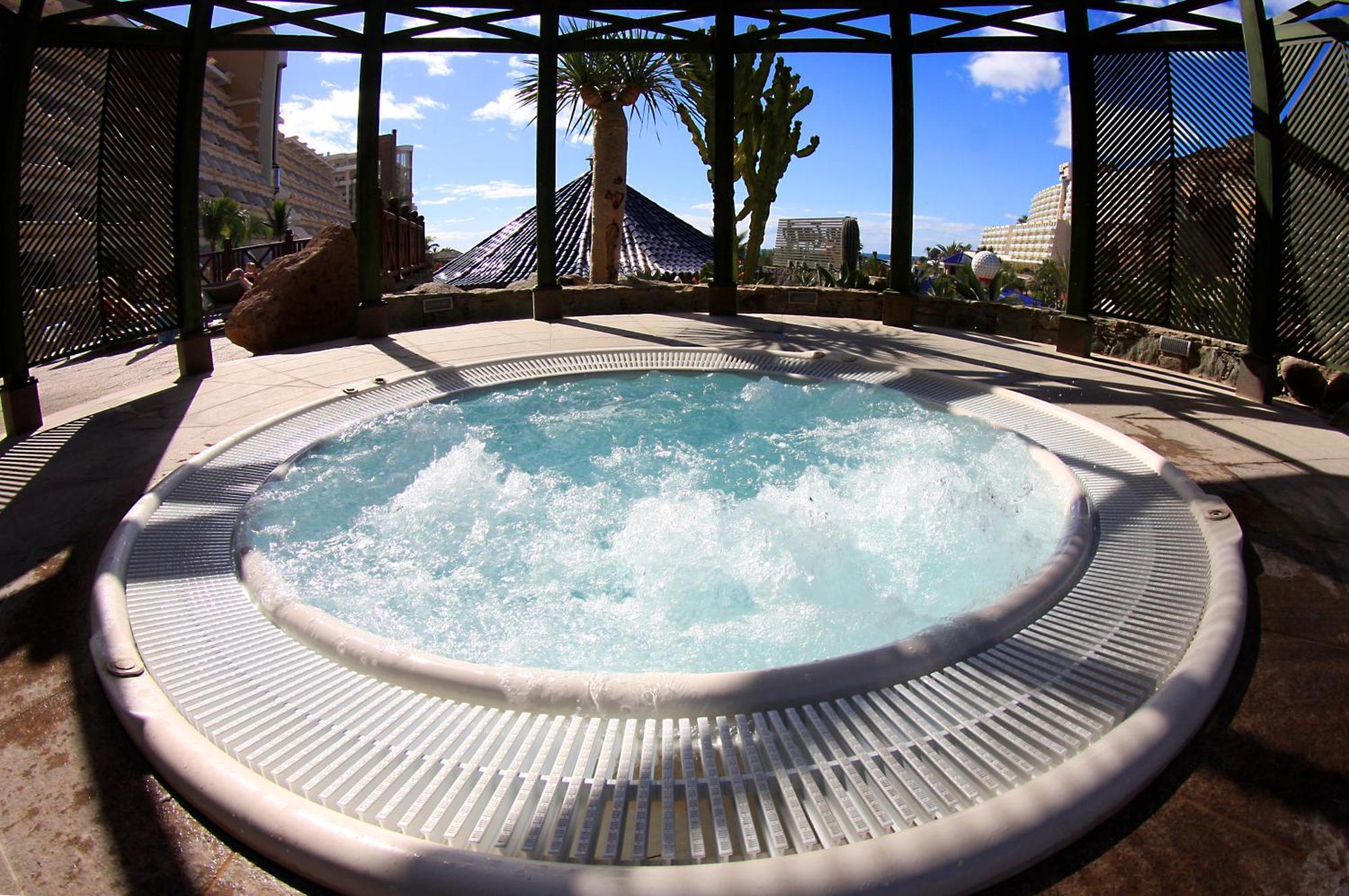 Hotel Livvo Lago Taurito & Aquapark 외부 사진